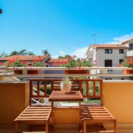 Guest house House Alenka Novigrad Close The And Center *