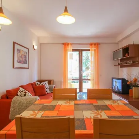 House Alenka Novigrad Close The And Center Guest house *