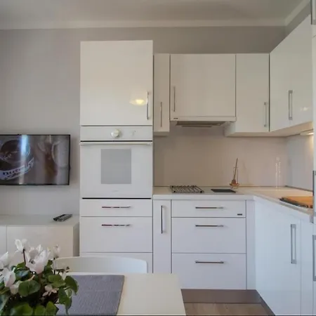 House Alenka Novigrad Close The And Center Guest house *